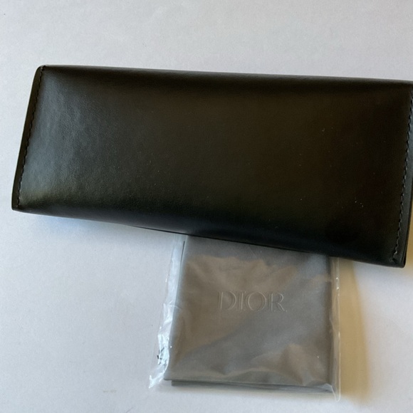 CHRISTIAN DIOR BLACK SUNGLASSES CASE WITH CLEANING CLOTH BLACK NEW - Picture 9 of 14